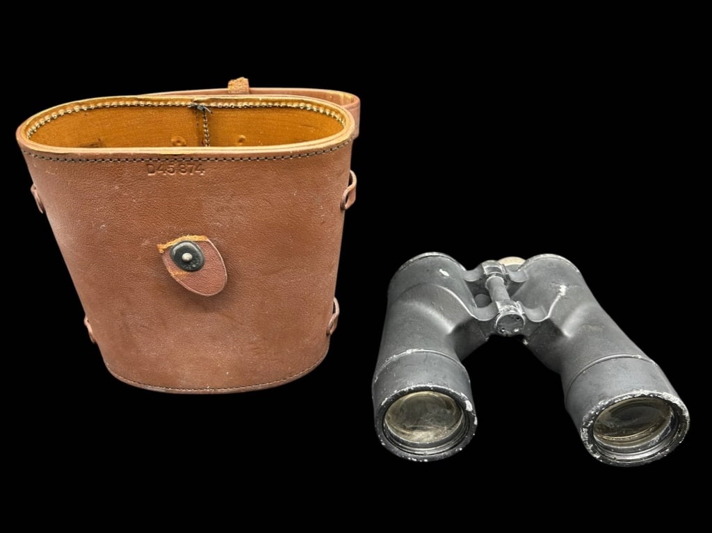 WWII US NAVY MARK 28 BINOCULARS W/ CASE 9" (1 of 9)