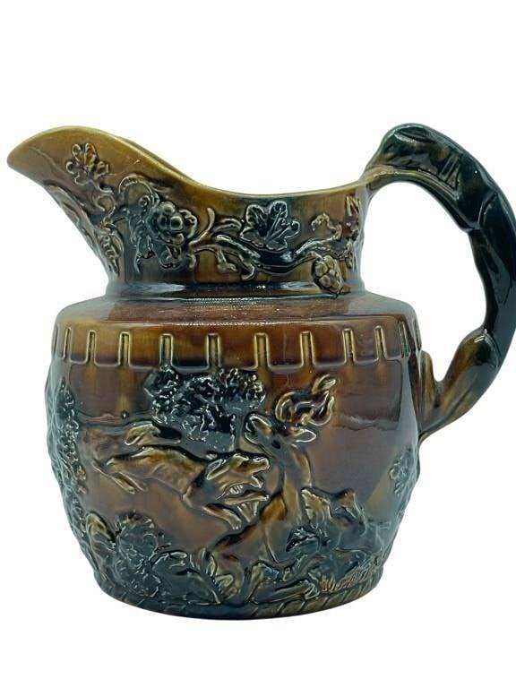 ROYAL DOULTON HOUND HANDLE HUNT SCENE PITCHER 10.5: .