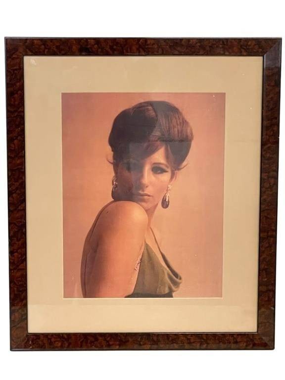 FRAMED BARBRA STREISAND GLAMOUR PHOTO PRINT 21": -FRAMED BARBRA STREISAND GLAMOUR PORTRAIT PHOTO PRINT 21" X 18" APPROX | | | -Striking framed glamour portrait of Barbra Streisand featuring a classic studio pose with dramatic lighting and elegant st