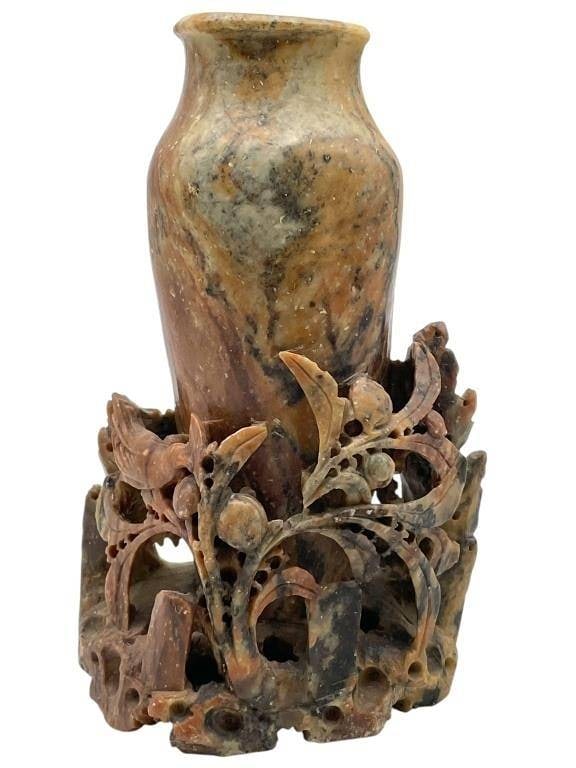 CHINESE SOAPSTONE CARVED FLORAL VASE 6.5": CHINESE SOAPSTONE CARVED FLORAL VASE 6.5" | -VERY GOOD PRE OWNED CONDITION | -APPROX 6.5" | -HAND-CARVED SOAPSTONE VASE WITH INTRICATE FLORAL DETAIL ? MASTERFULLY SCULPTED FROM MULTI-TONED SOAPSTONE, 