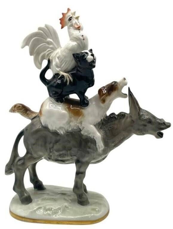 HUTSCHENREUTHER BREMEN TOWN MUSICIANS FIGURINE: HUTSCHENREUTHER BREMEN TOWN MUSICIANS PORCELAIN FIGURINE 7.5" | -Very good pre owned condition | -Approx 7.5"h x 7"w | -Charming German porcelain figurine depicting the beloved fairy tale characters f