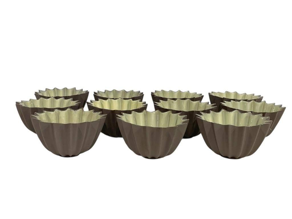 11 MODERN FLUTED BOWLS IN MATTE PURPLE 3.5": 11 MODERN FLUTED BOWLS IN MATTE PURPLE 3.5" | -Very good pre owned condition | -Set of 11 bowls | -Approx 2"h x 3.5"w | -A chic set of 11 modern sculptural bowls featuring a fluted, pleated silhouette