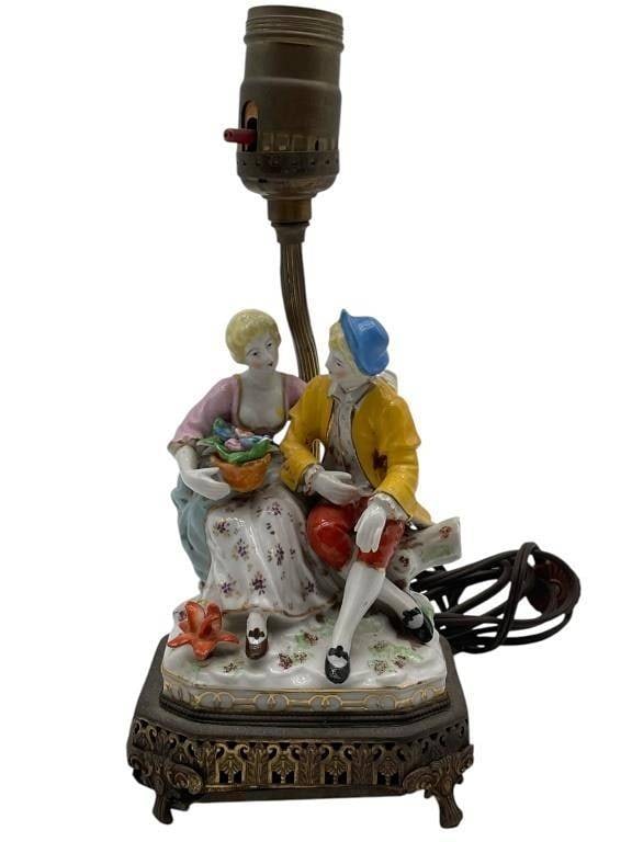 SEATED COUPLE W/ FLOWERS PORCELAIN LAMP 10" (1 of 8)