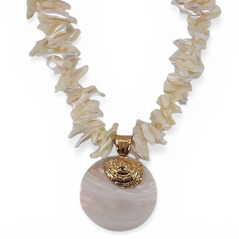 CHUNKY WHITE SHELL STATEMENT NECKLACE - 2
