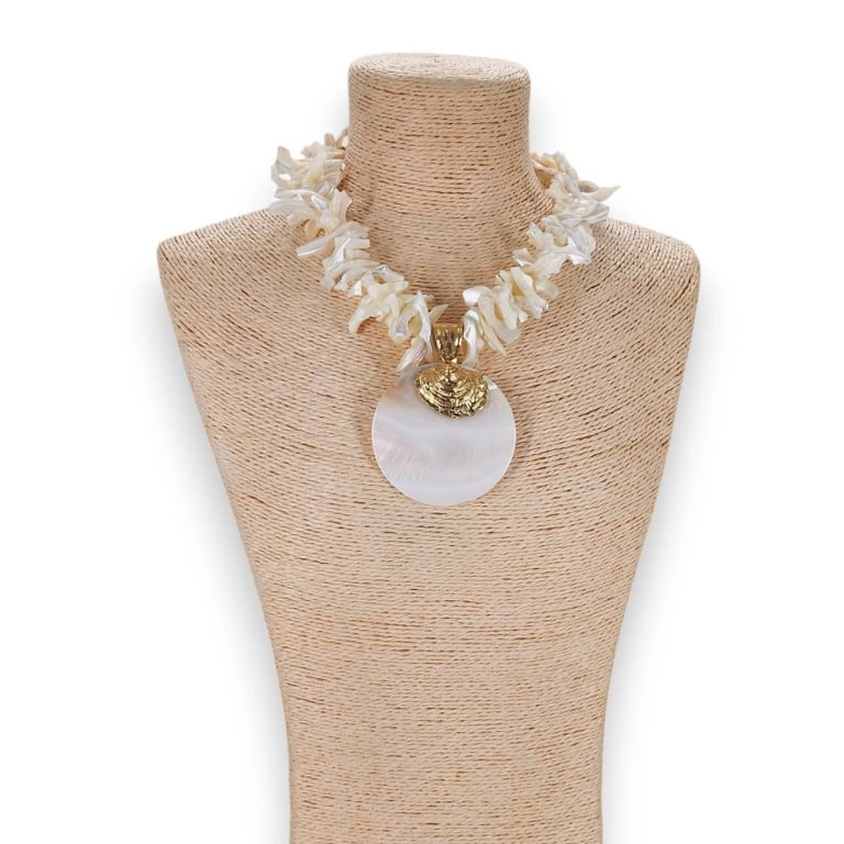 CHUNKY WHITE SHELL STATEMENT NECKLACE - 4