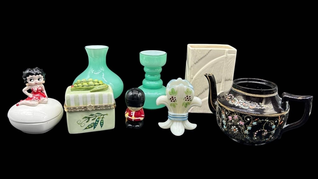 VINTAGE CERAMIC DECOR COLLECTION 8PC 6" (1 of 5)