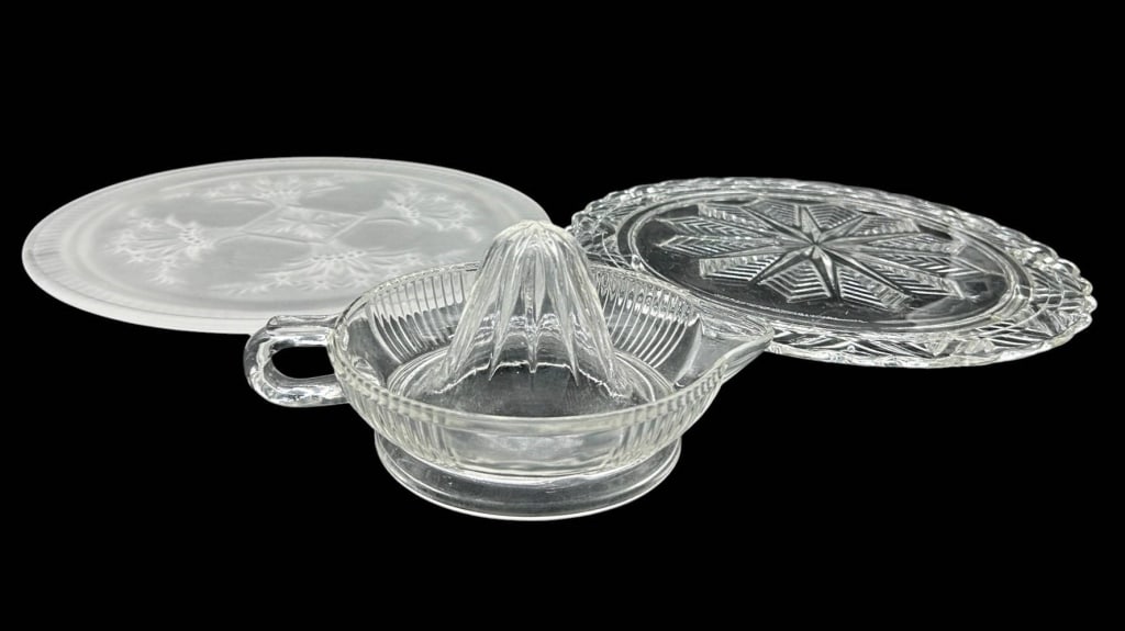 3 PC VINTAGE GLASS SERVING SET & JUICER 11.5" (1 of 7)