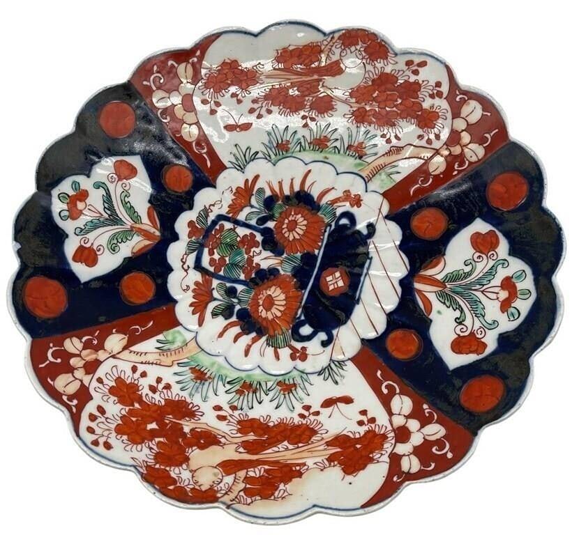 JAPANESE IMARI SCALLOPED PORCELAIN PLATE 13": Beautiful antique Japanese Imari porcelain cabinet plate featuring a scalloped rim and vibrant underglaze cobalt blue with iron red and hand-painted enamel decoration. The center displays an ornate fl
