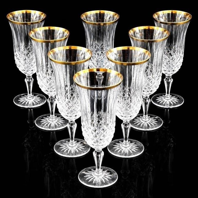 WEDGWOOD ROYAL GOLD ICED TEA GLASSES 8": Elegant set of eight Wedgwood crystal iced tea glasses in the discontinued Royal Gold pattern. Each glass features a beautifully cut diamond motif complemented by a rich gold rim, creating a timeless 