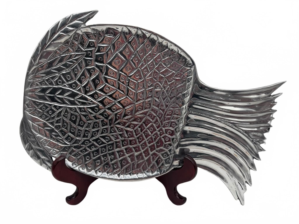 Metal Fish Shaped Wall Plaques (1 of 3)