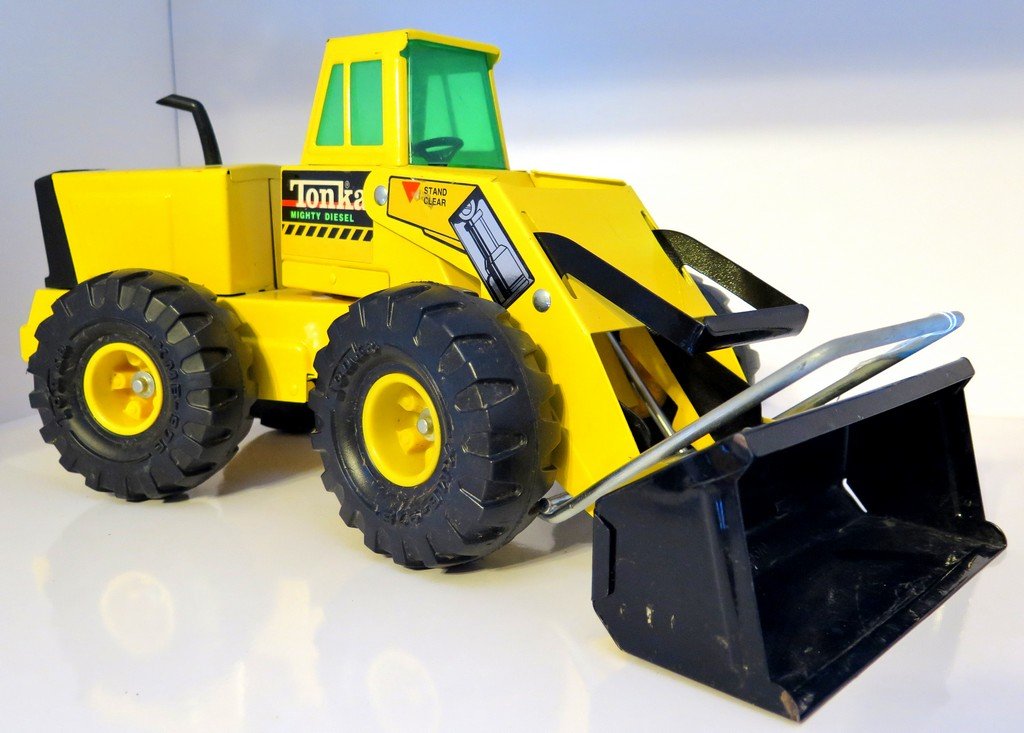 Vintage Tonka Mighty Diesel Scoop Pressed steel Bucket: Vintage Tonka Mighty Diesel Scoop Pressed steel Bucket Loader XMB 975 Great Paint Good Glass and Normal Wear and dings minimal 20”1/2 long 8”1/4 wide and 9”1/4 Exceptionally Clean