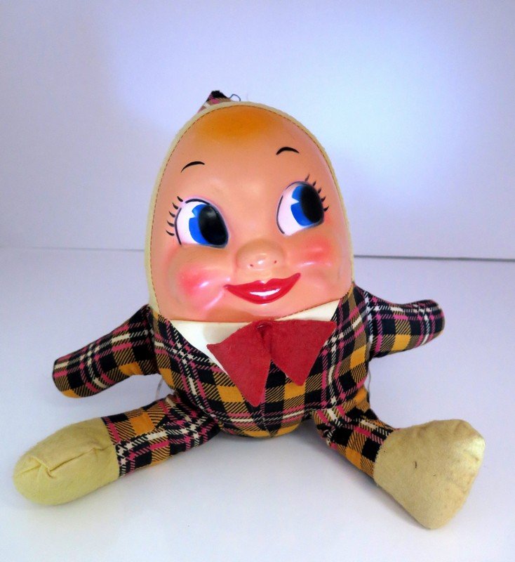 Humpty Dumpty 1950’S Plush Doll with Plastic Face and: Humpty Dumpty 1950’S Plush Doll with Plastic Face and Plaid Outfit – This is a Shelf Sitter –– Very minor Wear with Bright Colors – Non-Smoking Home – No Tears no Odors - Measures 12” Ta
