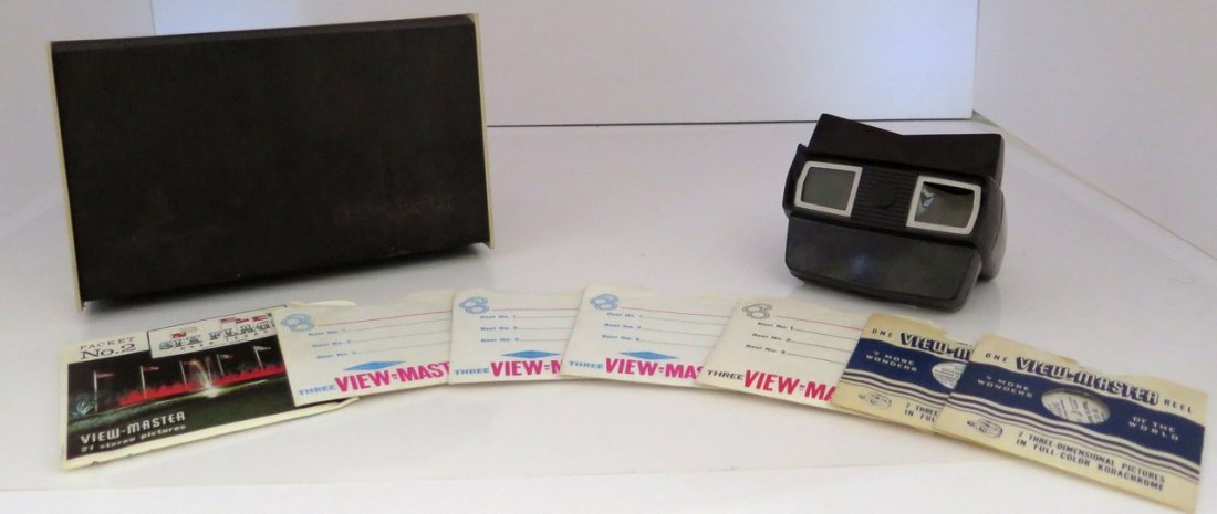 View Master Collection Includes Plastic Case for: View Master Collection Includes Plastic Case for Slides & Viewer, View-Master By Sawyers Inc. (Fully Functional) & 7 Sleeves with Reels (Featuring 7 more Wonders of the World, Six Flags, and More) –