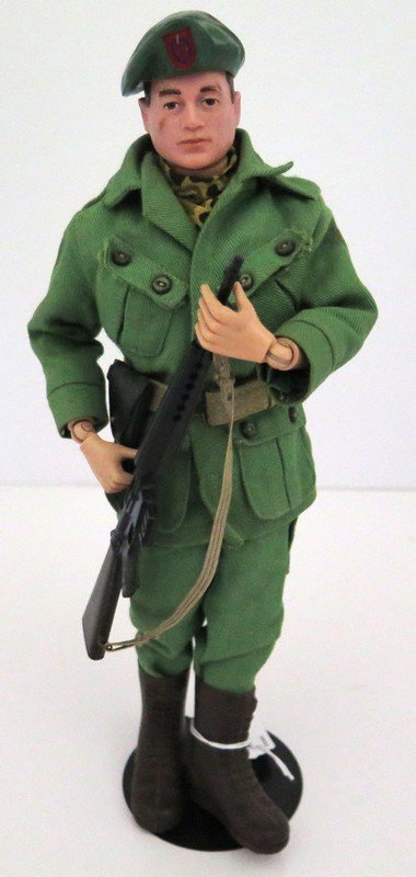 Original Ca. 1960’s G.I Joe Green Beret With Uniform,: Original Ca. 1960’s G.I Joe Green Beret With Uniform, Belt, M-16, Ammo Pouch, With Badge& Hat – Near Mint with Very Minor Wear – Measures 12” Tall