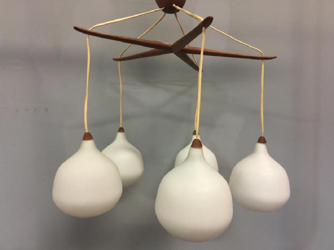 Midcentury Luxus Teak 5 Light Chandelier. (1 of 5)