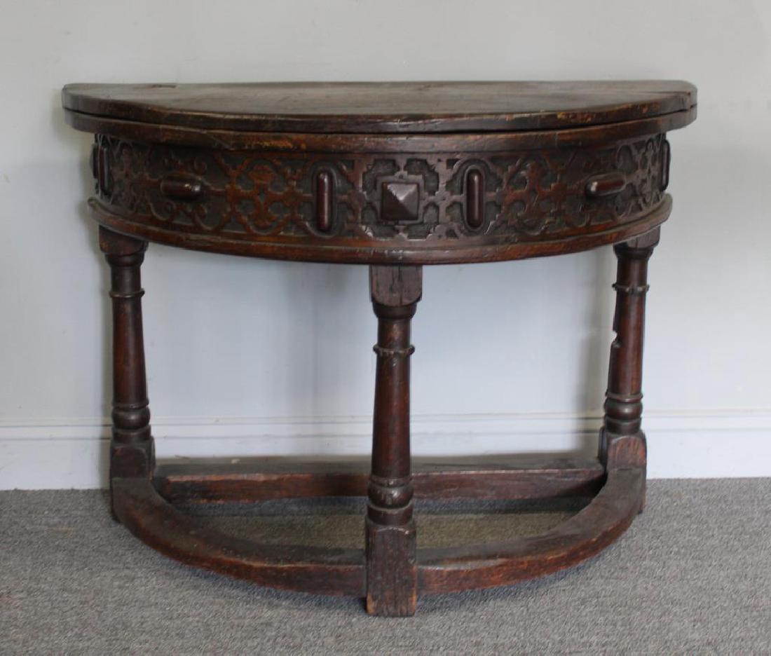 Elizabethan Carved and Turned Oak Gate Leg Table. (1 of 8)