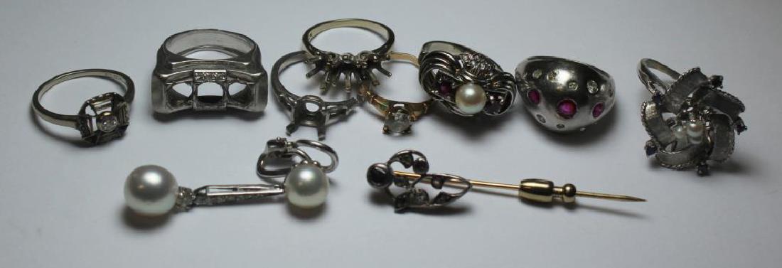 JEWELRY. Assorted Gold Grouping of Rings and (1 of 6)