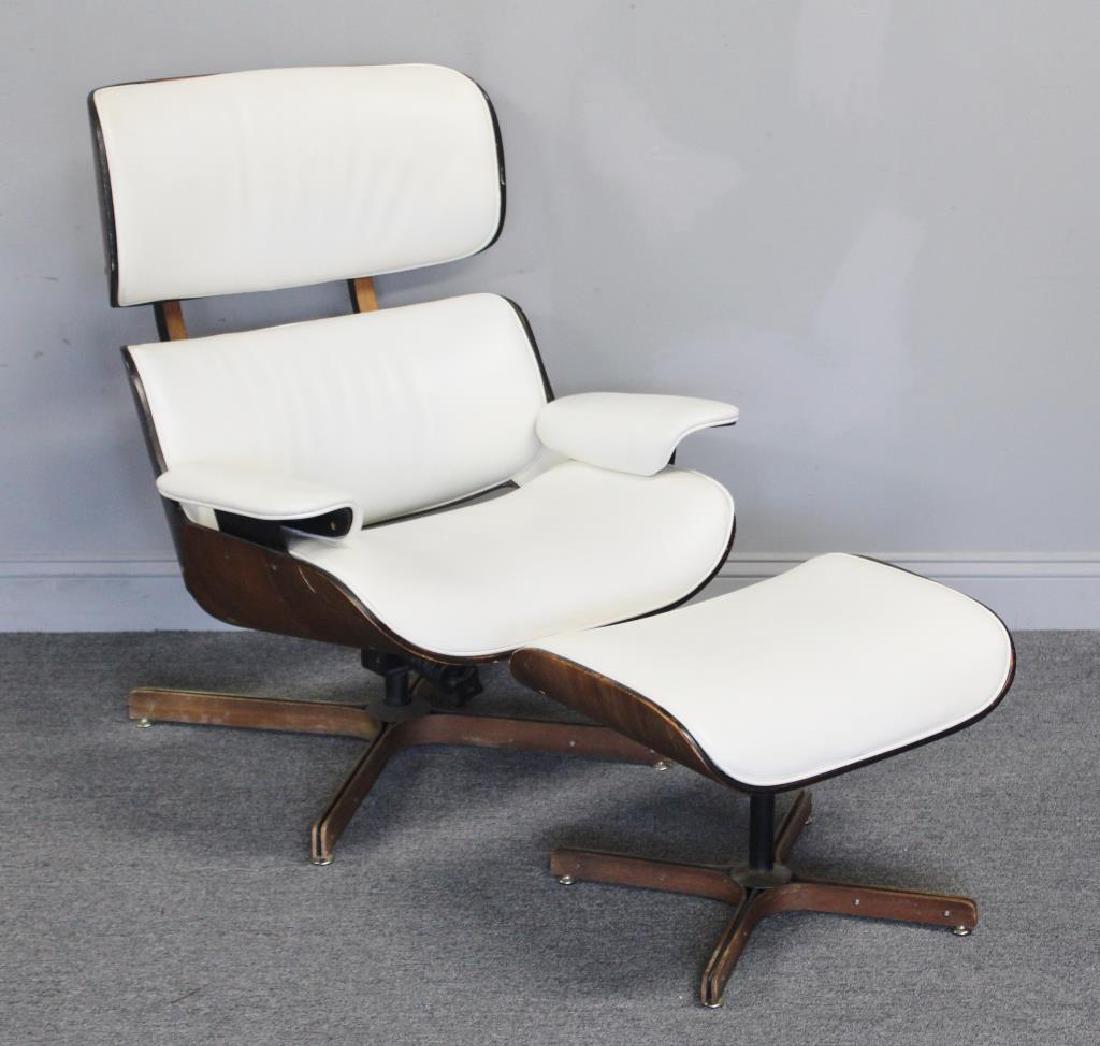 Midcentury White Leather Plycraft Lounge Chair. (1 of 6)