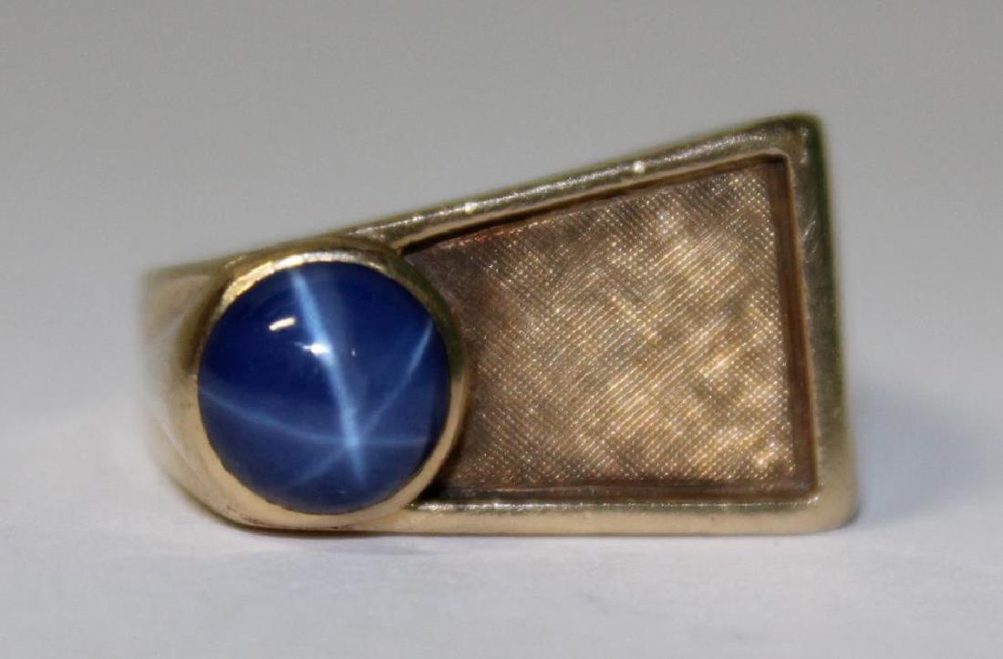 JEWELRY. Ladies 14kt Gold and Star Sapphire Ring. (1 of 5)