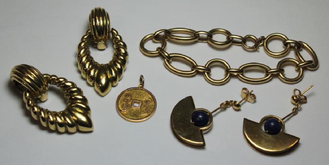JEWELRY. 14kt and 18kt Gold Jewelry Grouping. (1 of 10)