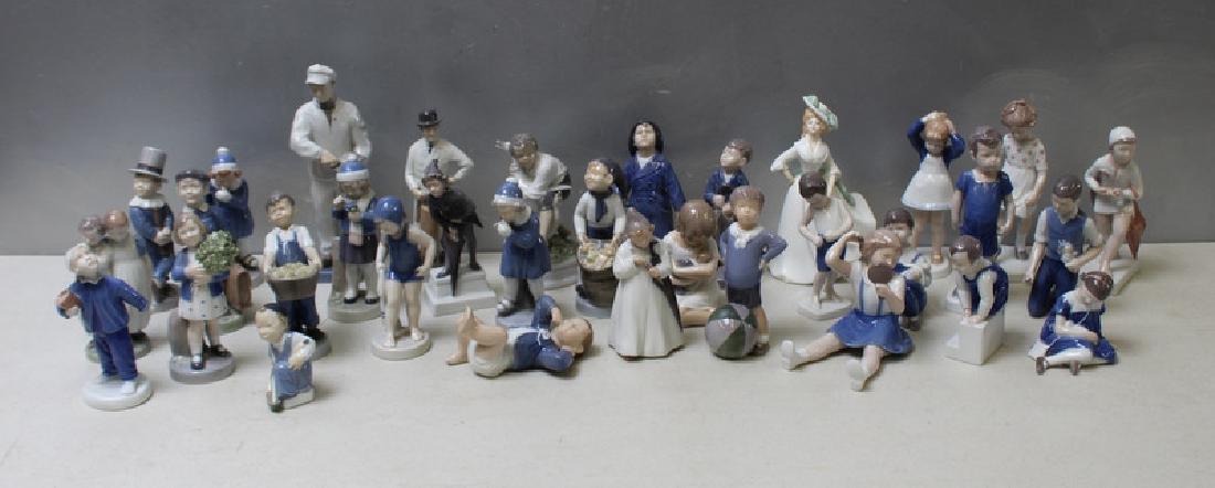 ROYAL COPENHAGEN. Lot of 22 Porcelain Figurines. (1 of 10)