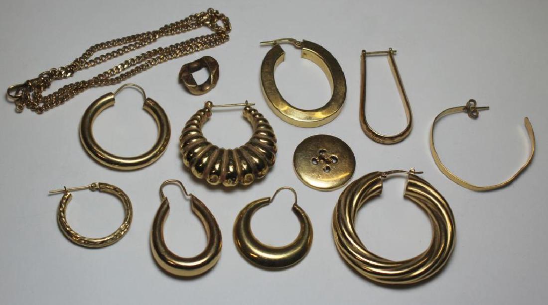 JEWELRY. Assorted Gold Jewelry Grouping. (1 of 7)