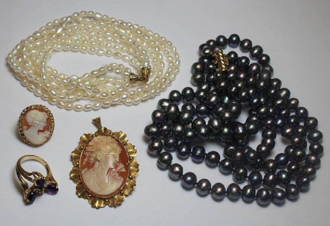 JEWELRY. Assorted Gold Jewelry Grouping. (1 of 5)