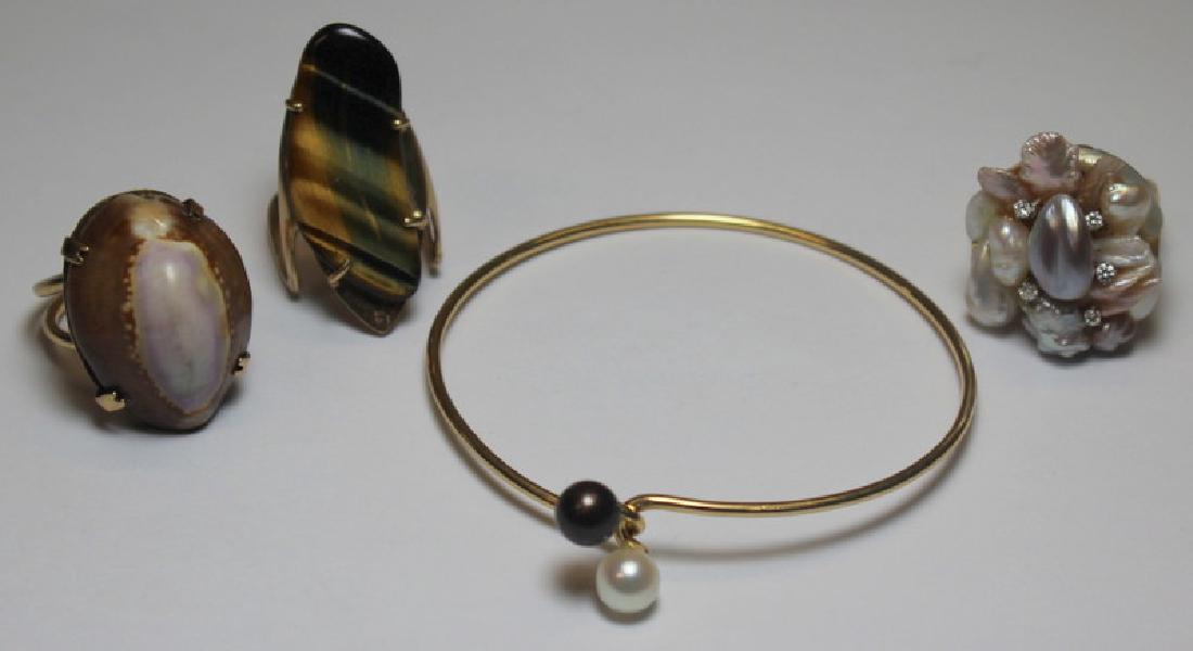 JEWELRY. Assorted Gold Jewelry Grouping. (1 of 11)