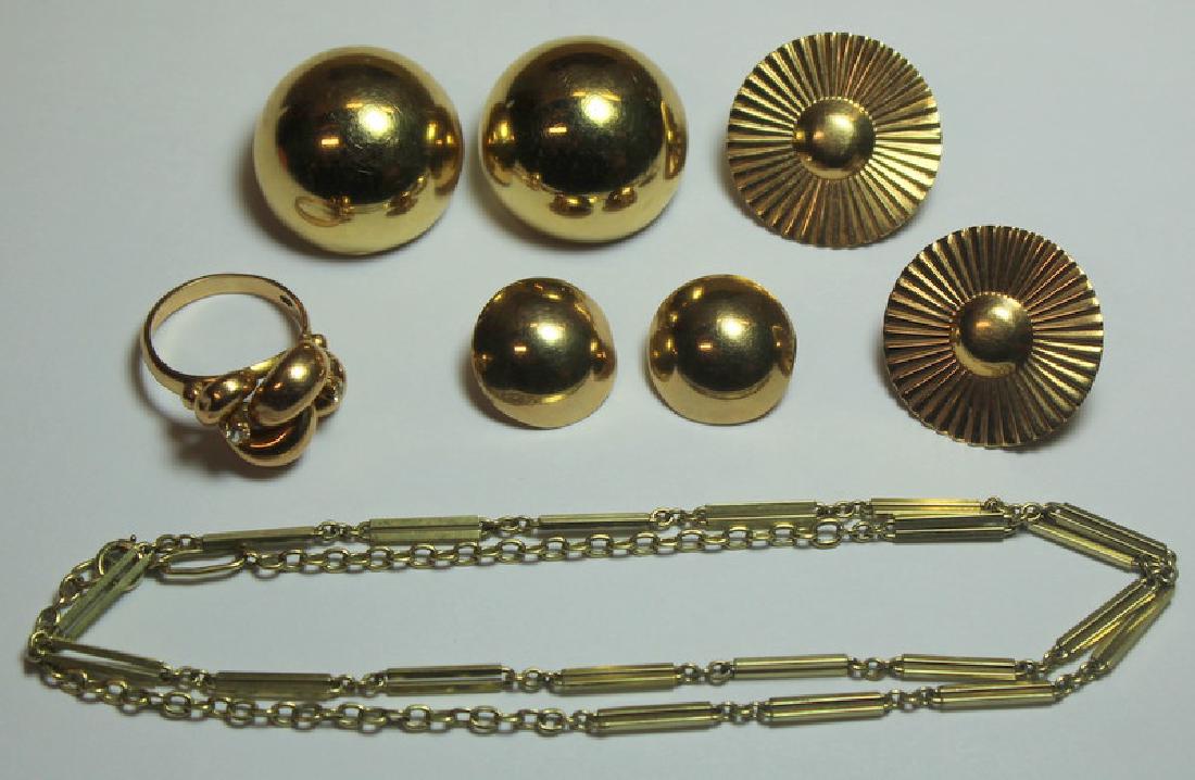 JEWELRY. Assorted Gold Jewelry Grouping. (1 of 7)