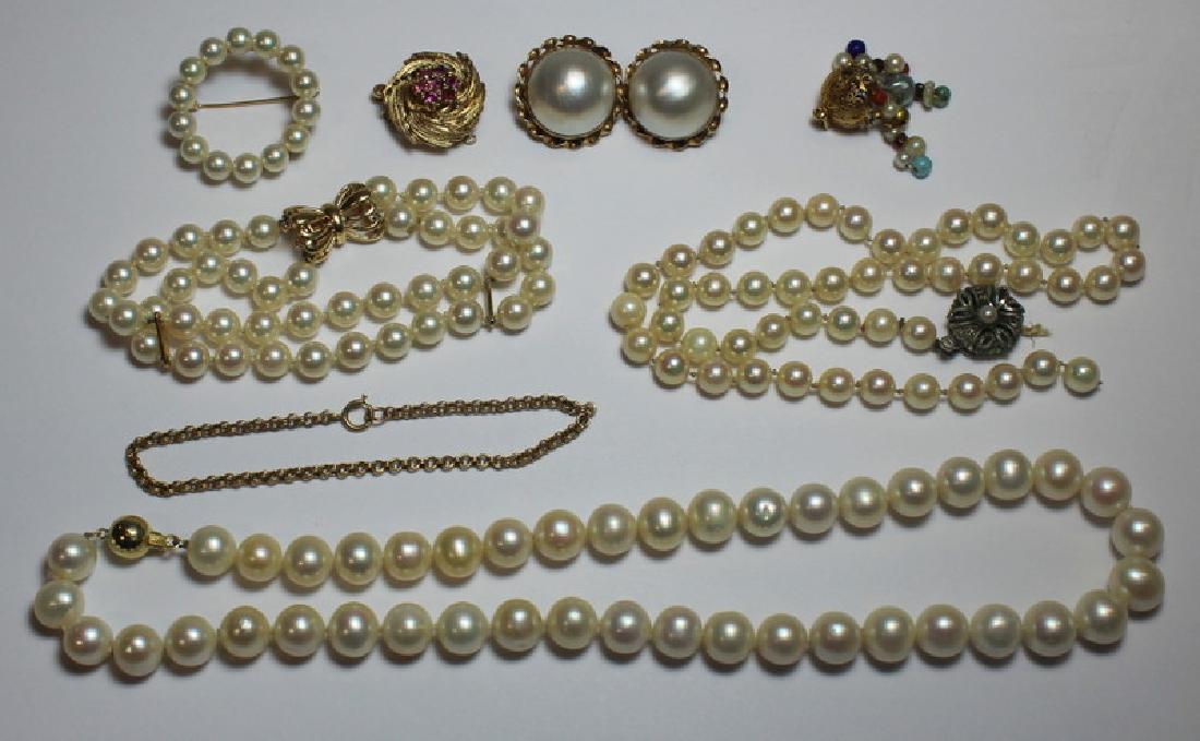 JEWELRY. Pearl and Gold Jewelry Grouping. (1 of 9)