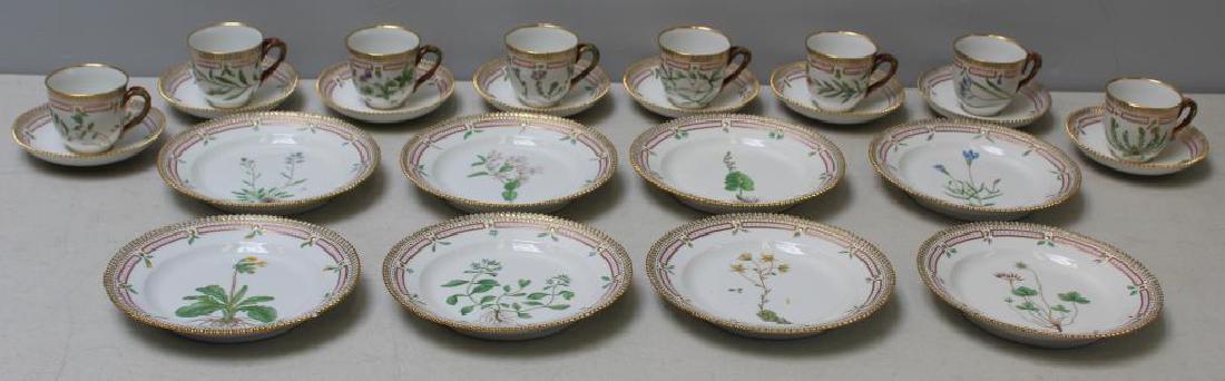 ROYAL COPENHAGEN Flora Danica Dessert Service (1 of 20)