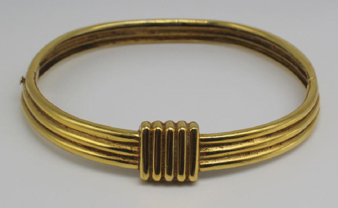JEWELRY. 18kt Gold Hinged Choker Necklace.: 18kt yellow gold lobed choker length hinged necklace with central 5-lobed pendant. Stamped, "18k". Total approx. weight is 64.6 dwt. From a Manhattan, NY estate. Dimesions: necklace measures