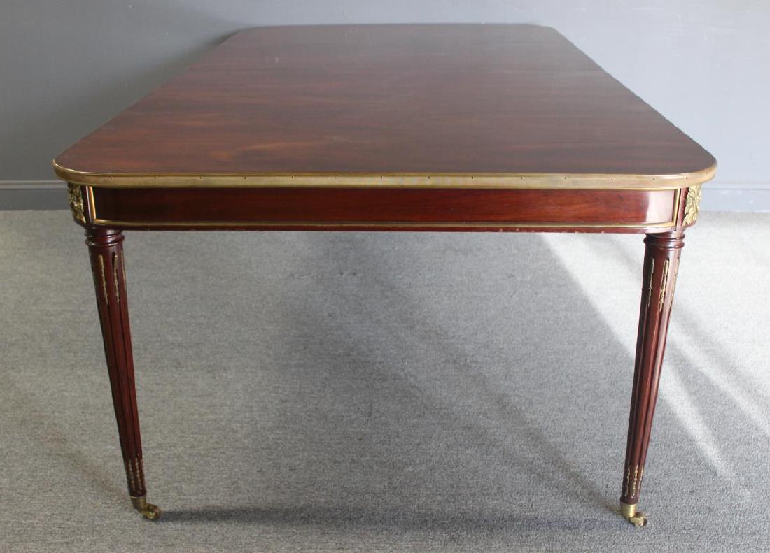 JANSEM. Style Mahogany Dining Table & Leaves. (1 of 8)