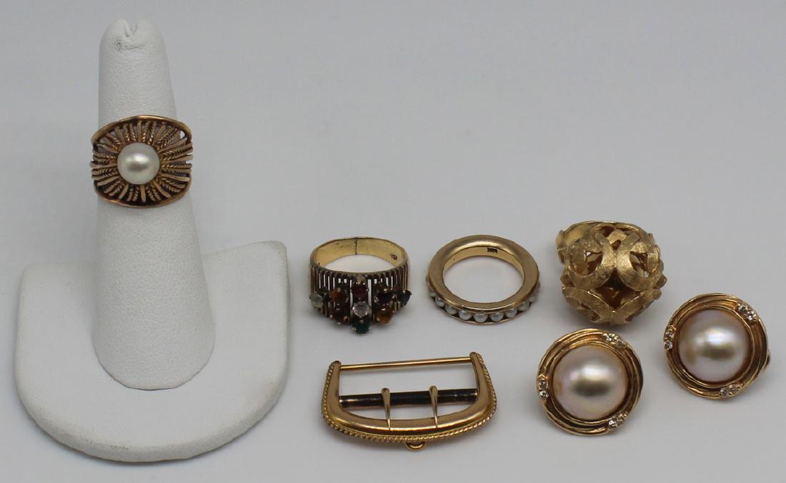 JEWELRY. Assorted 14kt Gold Jewelry Grouping. (1 of 11)