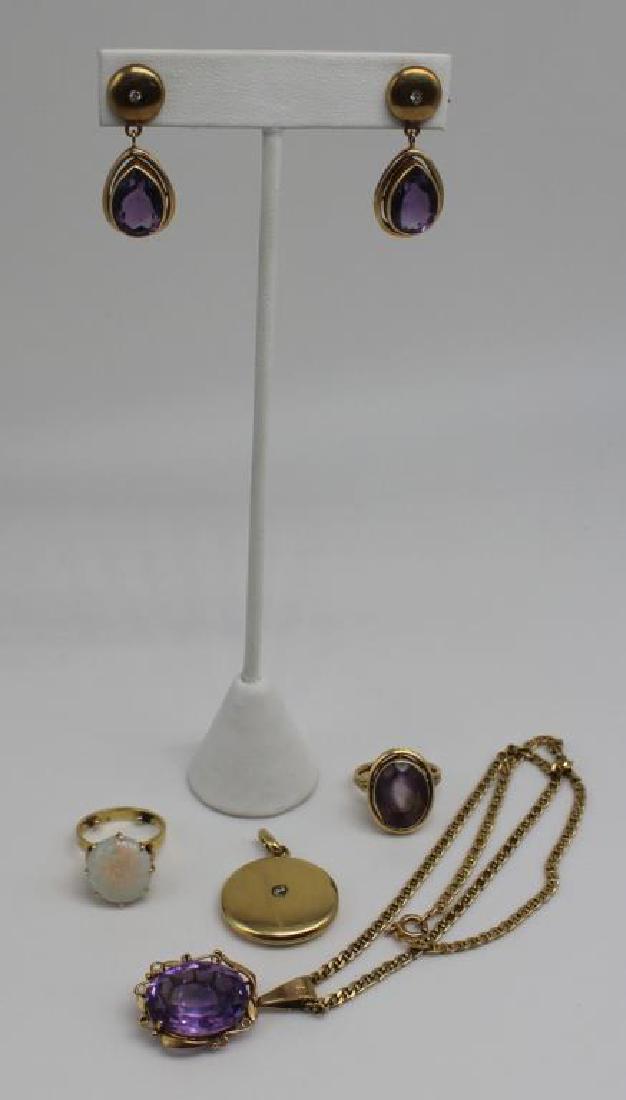 JEWELRY. Assorted Gold Jewelry Grouping. (1 of 14)