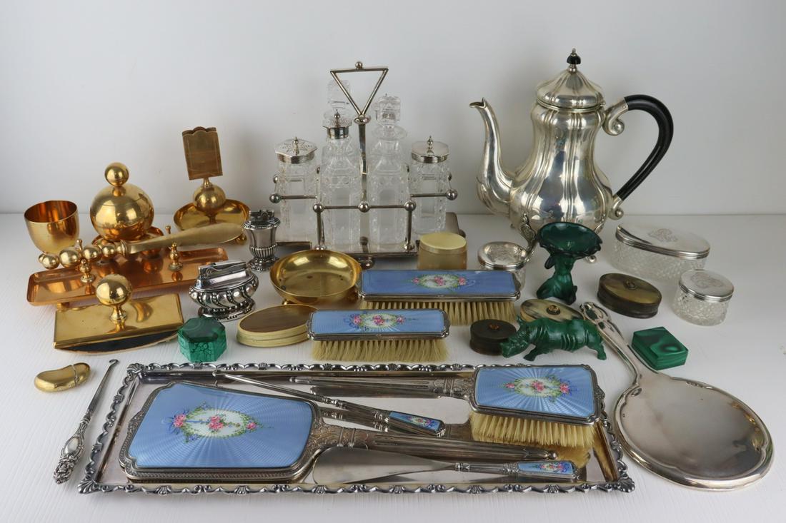 Miscellaneous Grouping of Silver and Tablewares. (1 of 19)