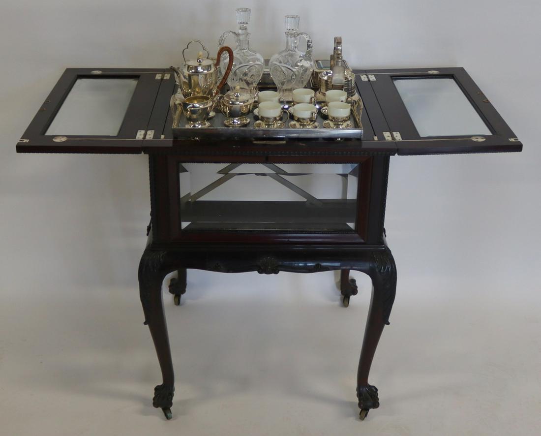 SILVER. Continental Silver Bar Set in a Custom (1 of 15)