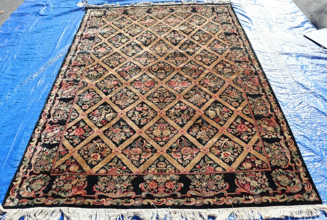 Vintage And Finely Hand Woven Roomsize Carpet. (1 of 7)