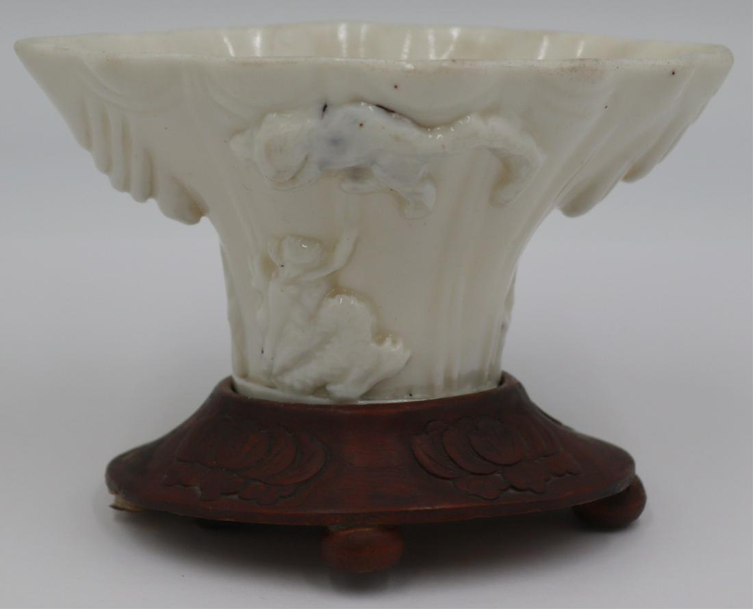 Chinese Blanc de Chine Libation Cup & Fitted Stand (1 of 20)
