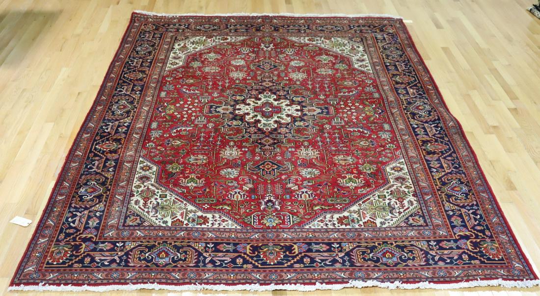 Vintage And Finely Hand Woven Roomsize Carpet. (1 of 9)