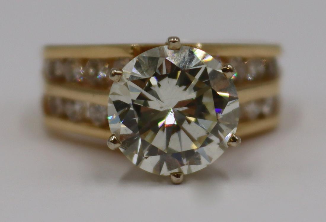 JEWELRY. 2.99 ct Diamond and 14kt Gold Ring.