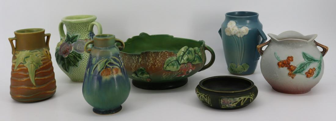 ROSEVILLE. Pottery Grouping Of 7 Items. (1 of 7)