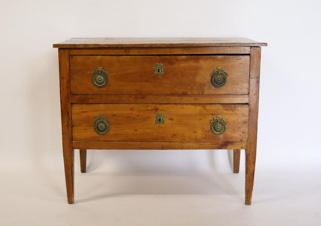18th Century 2 Drawer French Commode. (1 of 8)