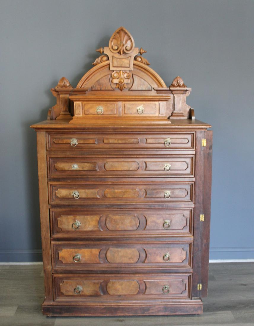 Large Victorian Walnut Side Lock With Backsplash. (1 of 8)
