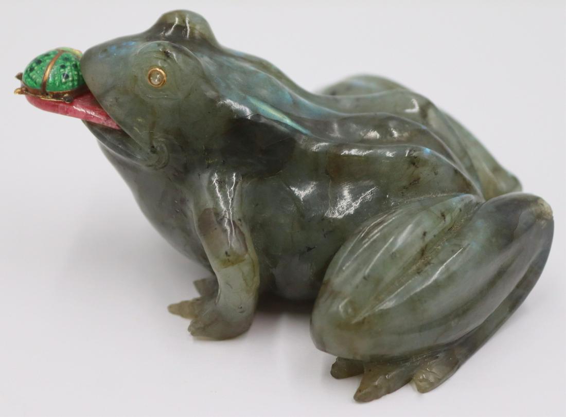 Phenomenal Gem Figural Carving a Frog. (1 of 11)