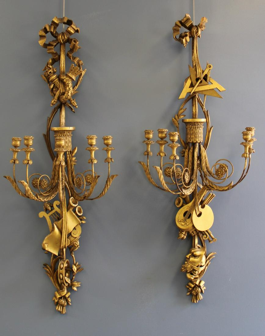 A Large Carved Pair Of Italian Giltwood Sconces. (1 of 10)