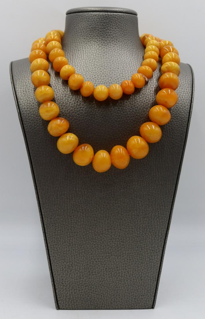 JEWELRY. Single Strand of Round Amber Beads. (1 of 5)