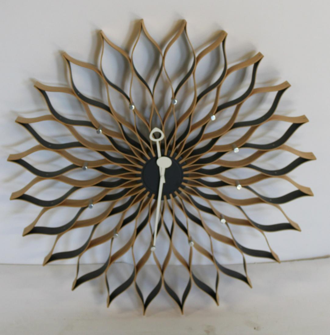 Midcentury Starburst Form Laminate Wood Clock. (1 of 4)