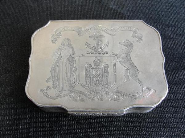 STERLING. Scottish Georgian Lidded Box.: Possibly a Freedom Box, with two finely engraved crests, "NISI DOMINUS FRUSTRA" the motto for the city of Edinburgh. Despite the City mark, Burke's shows this to be the family motto and crest of the H