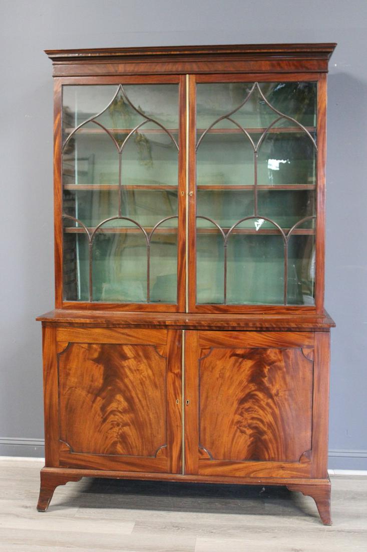 Georgian Mahogany Bookcase with Splayed Feet. (1 of 7)
